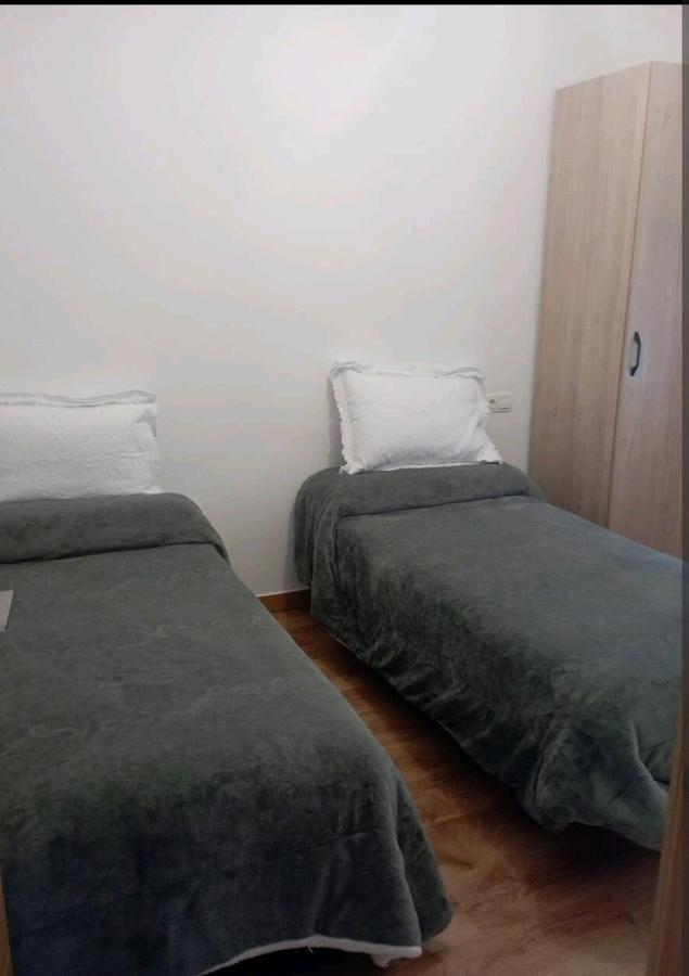 Apartamento Parque Sur De Hellin Bagian luar foto